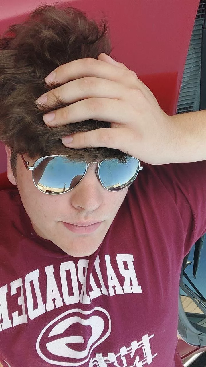 Oh hey there posted by ThanksNext3307