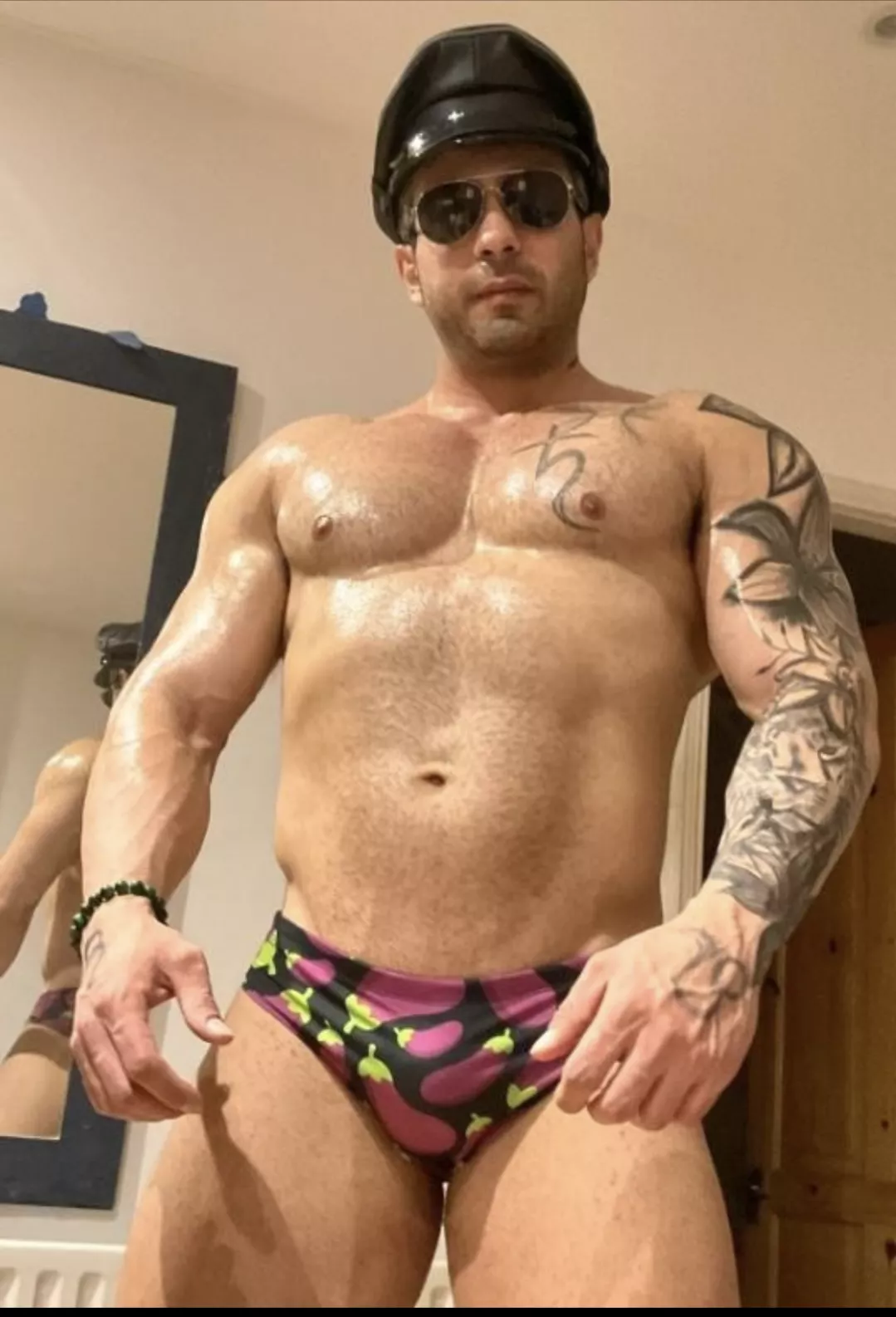 Oiled up posted by KejzanLux