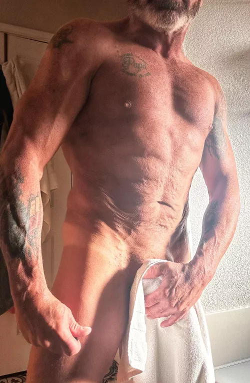 Post gym selfie, time to shower..alone ☹️ by kindoffitdad