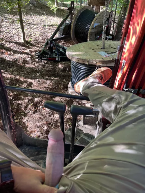 Say yes if i can fill u up by hornybluecollar