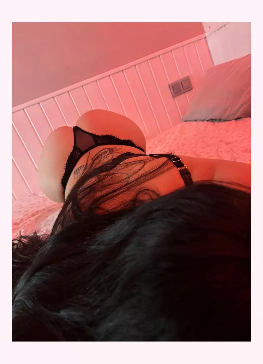 ¿Shall we enyertain ourselves for a while? posted by Fun_Dragonfly_3686