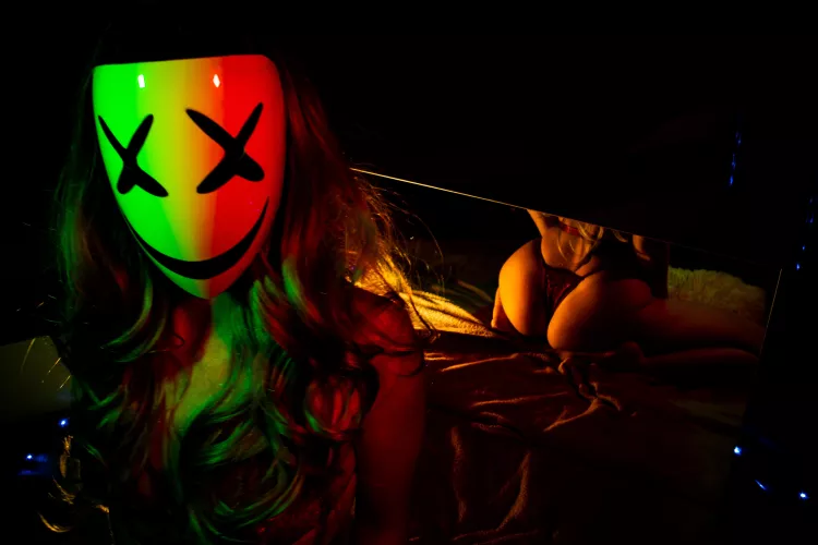 Smiley face / Aysha  by AyshaFoxOfficial