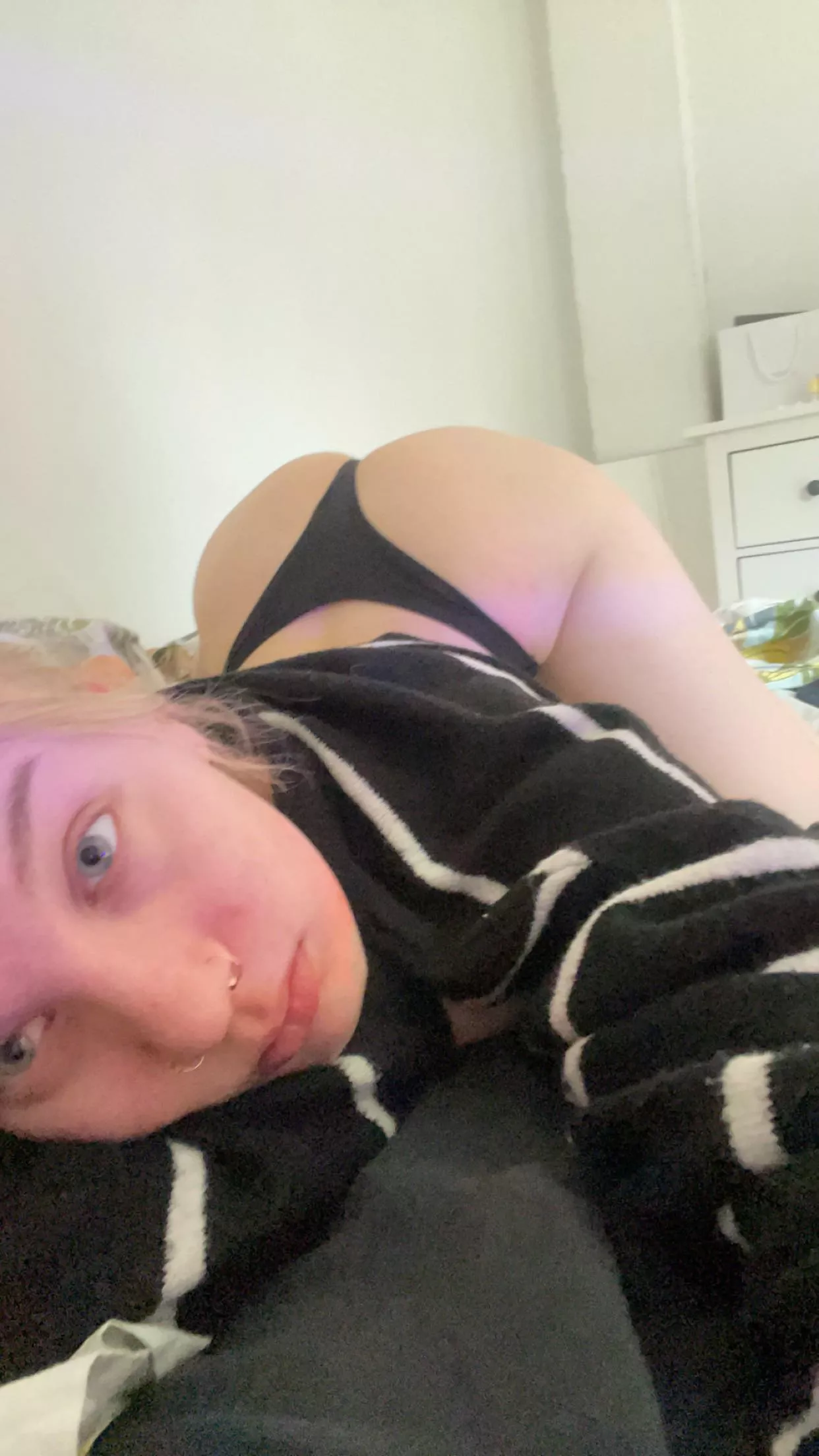 18 but i’m so ready to get filled up, wanna help? posted by baddienenna