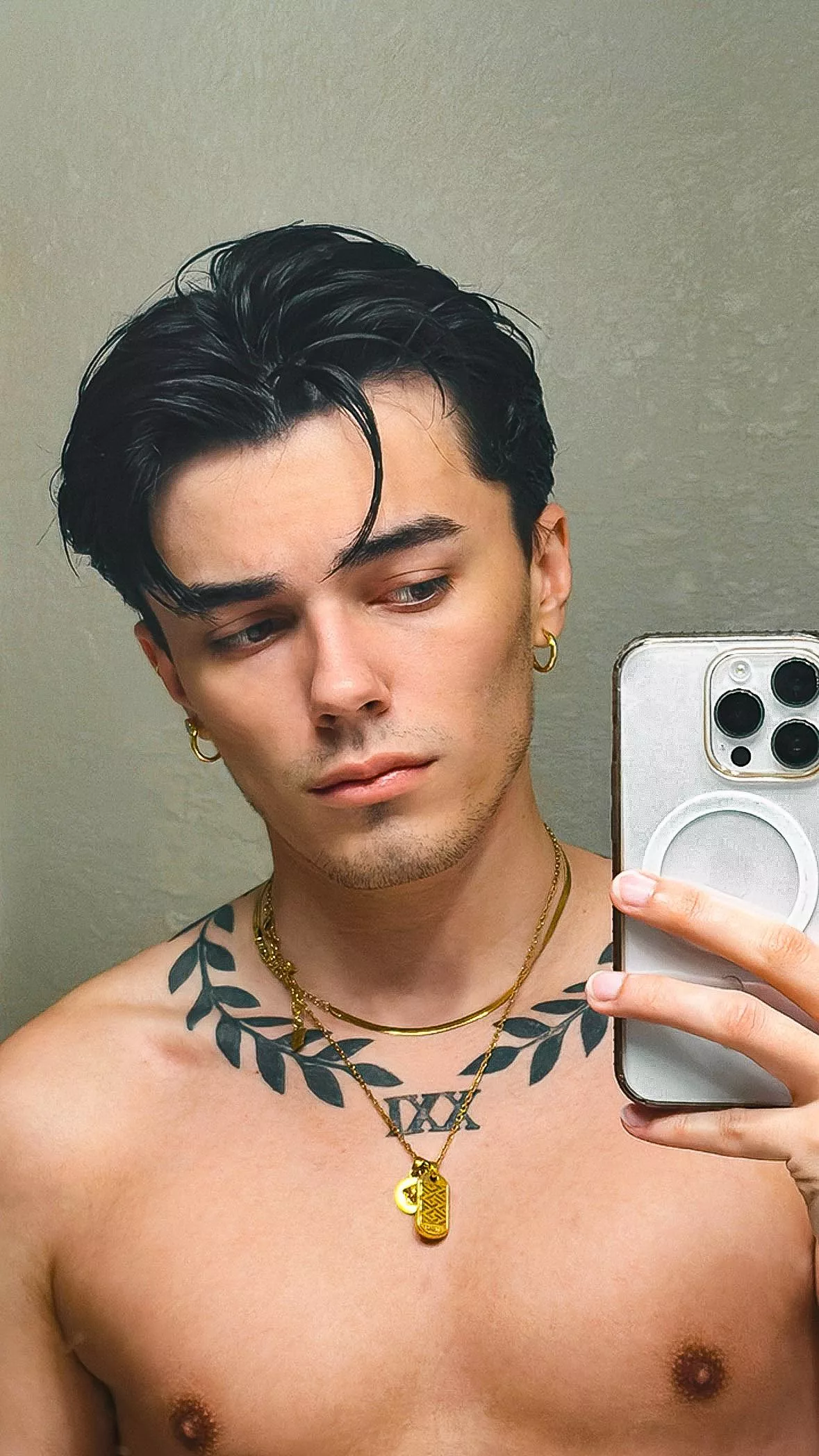 [24] Good morning world posted by TattedStudent