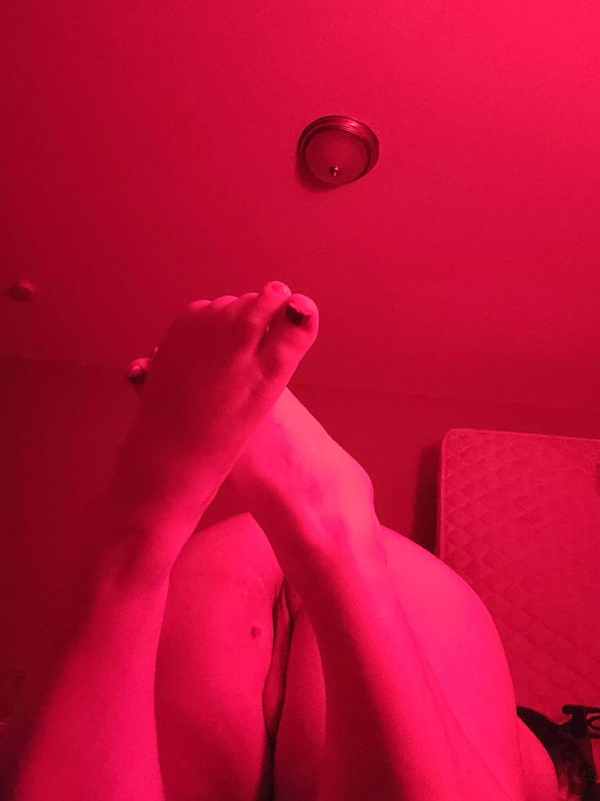 Anyone need a foot job? Cuz I need cum on my ass posted by doingit_froggiestyle