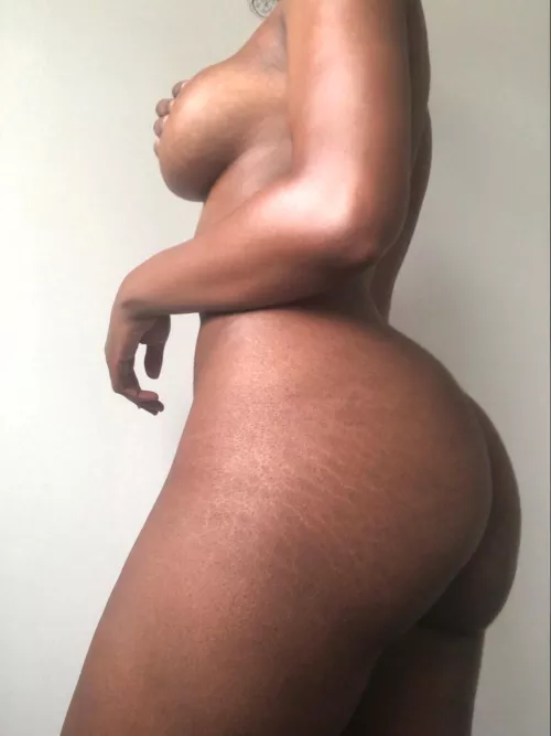 Can I send you nudes at work? by noemienoir