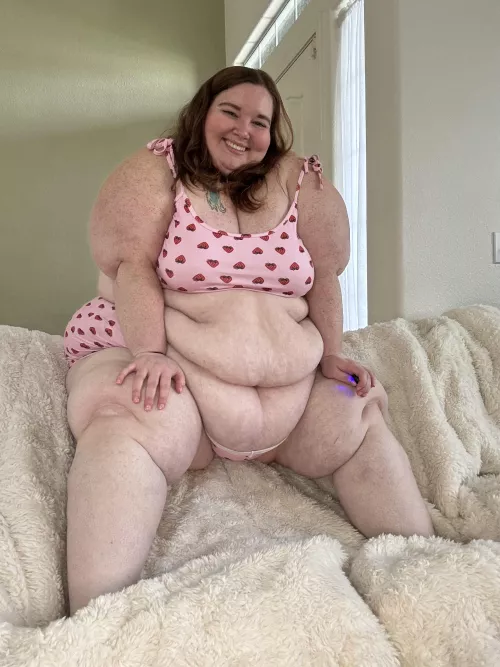 Do you like my belly hang? 😜 by CreamStuffedBaby