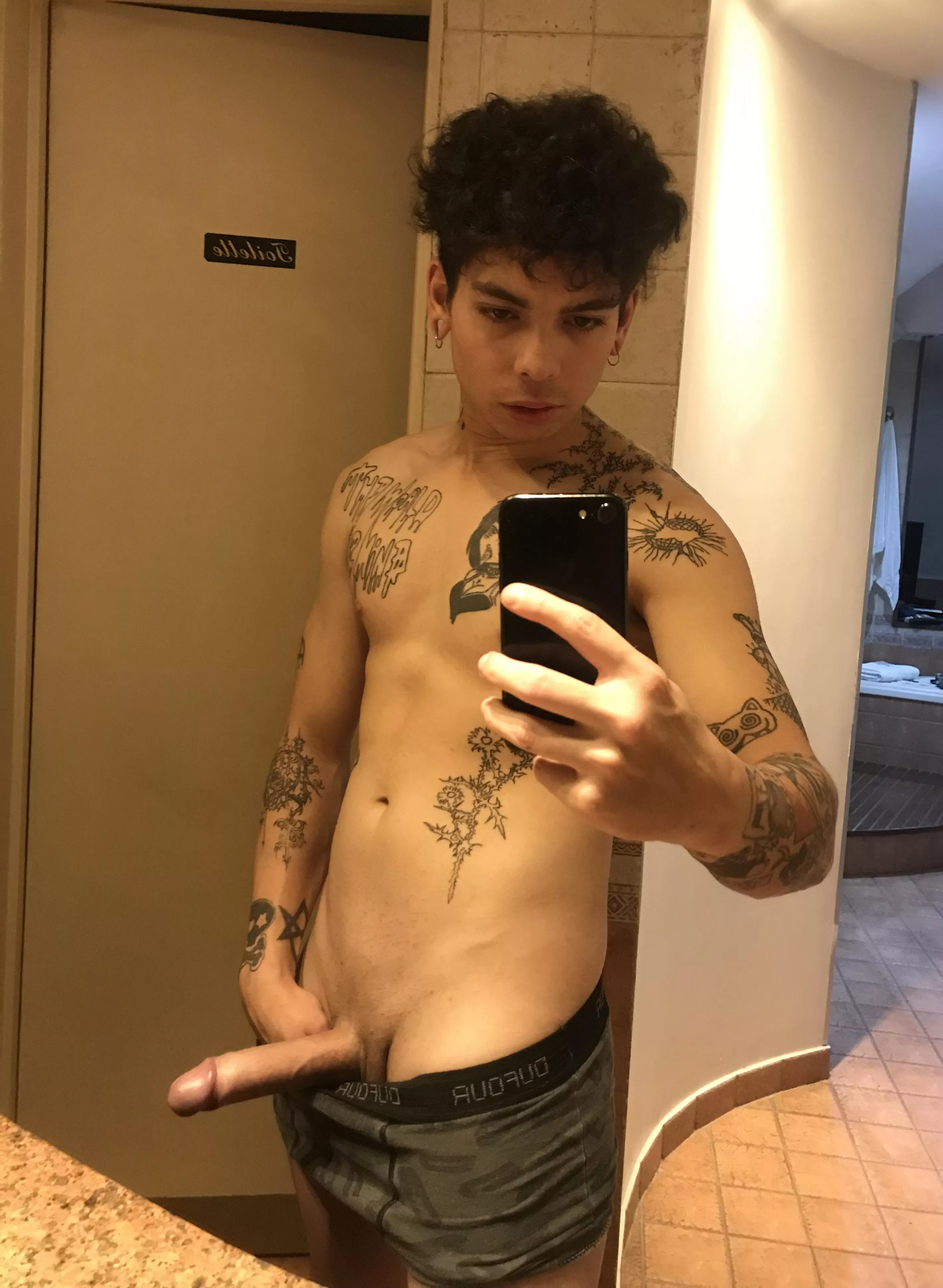 Does anyone like the ignorant style tattoo? posted by soramurasaki1