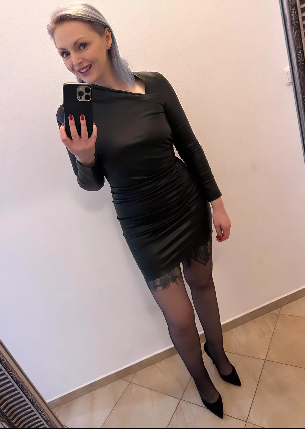 Feeling hot at 38 posted by theinkedsiren1