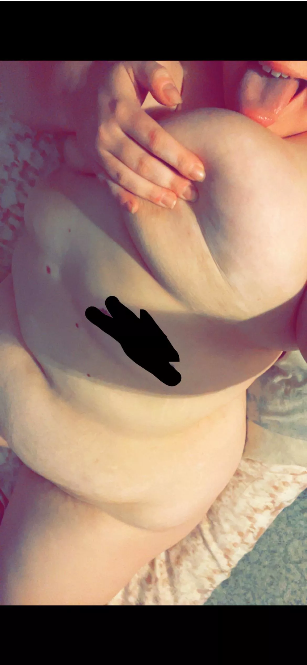 Goodmorning 👅(f) posted by bustysecrets