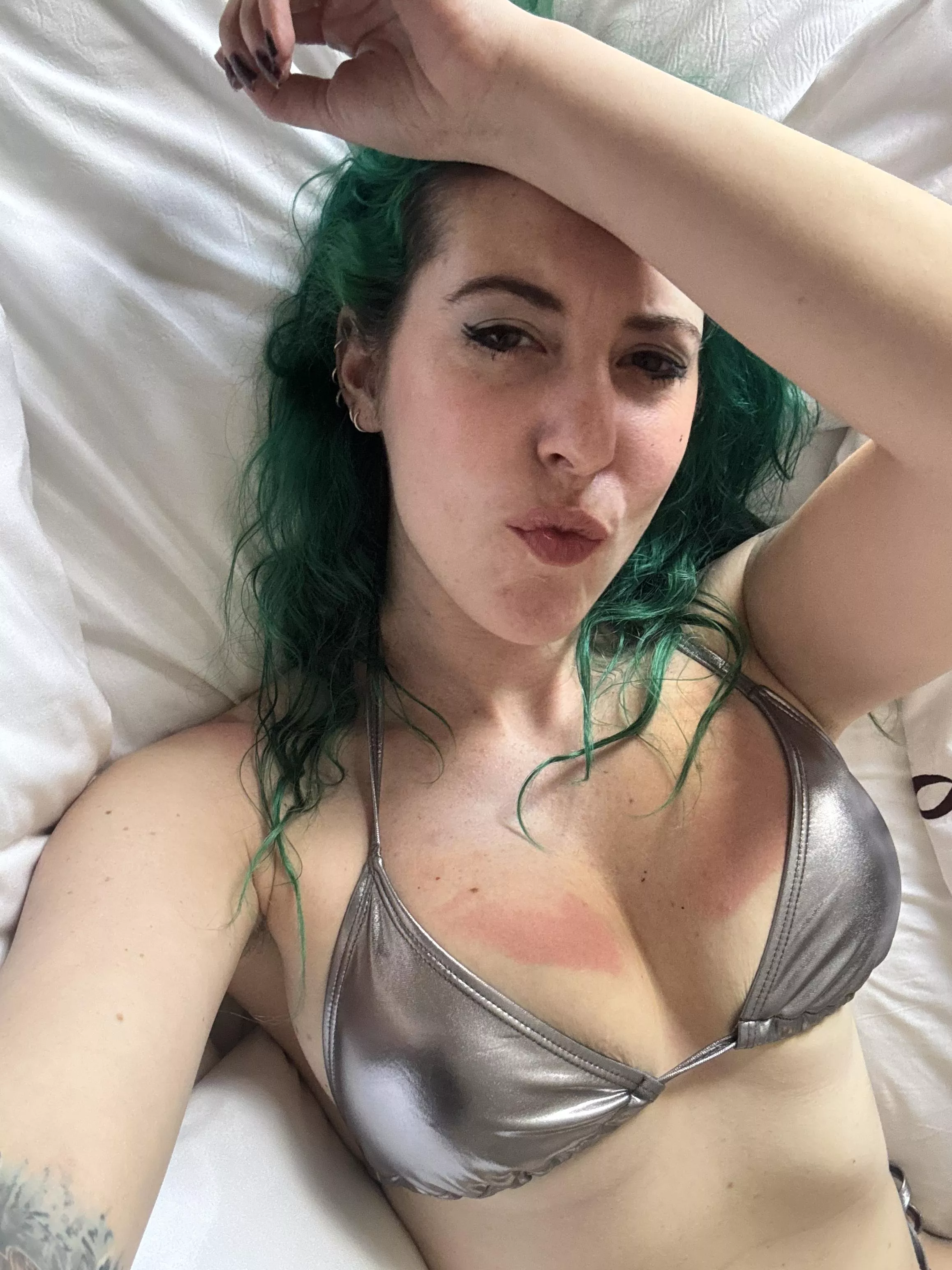 Green and metallic posted by sirenskiss3