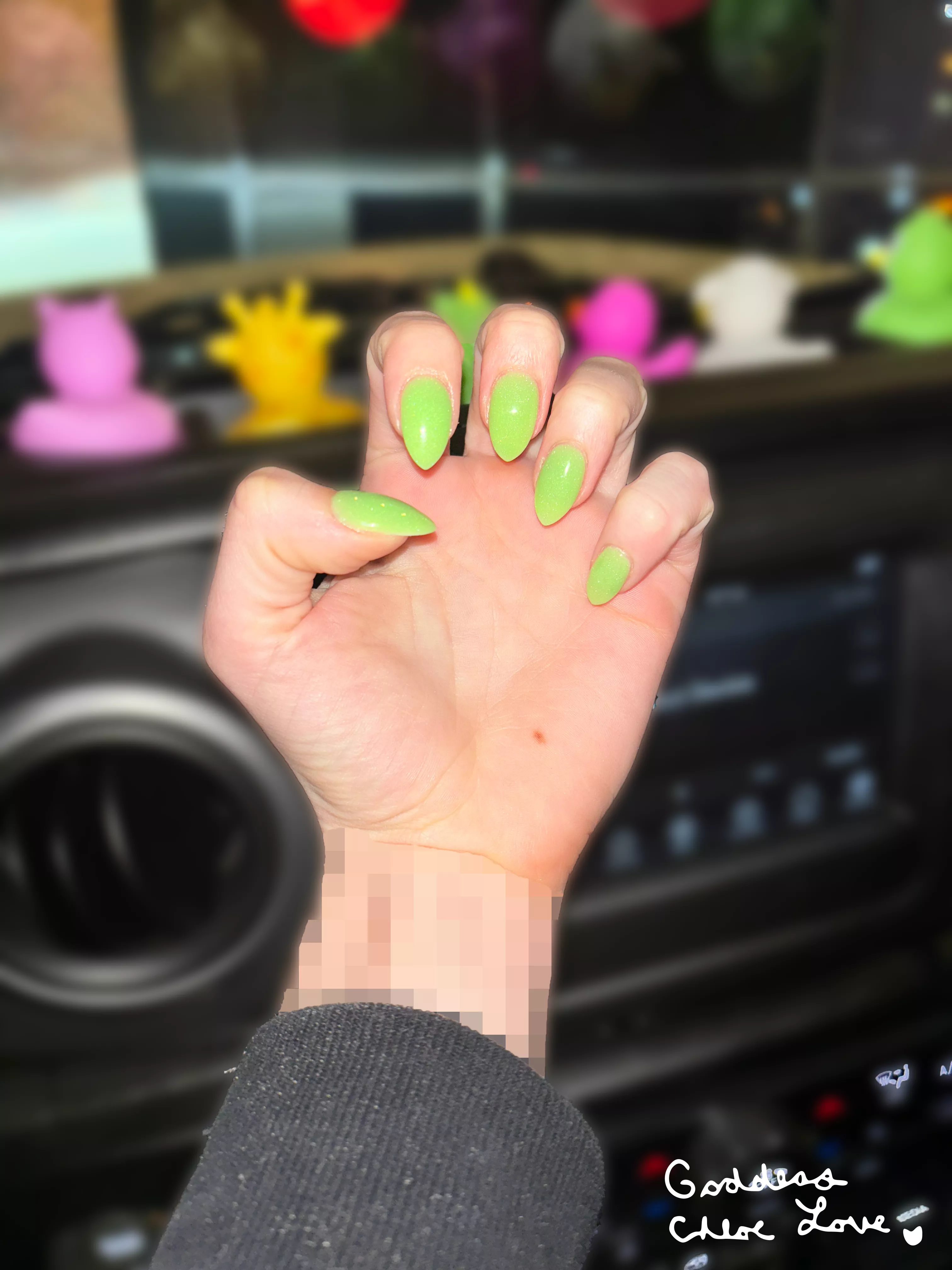 GRRRRReen posted by Goddess_ChloeLove