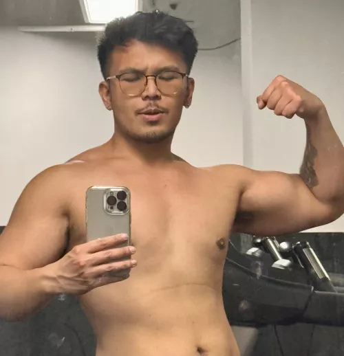 Gym ripened pits  by aegyoyo_