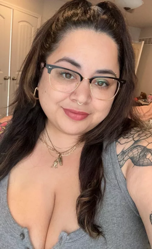 Happy Friday 🩶🖤 by maria_moans_