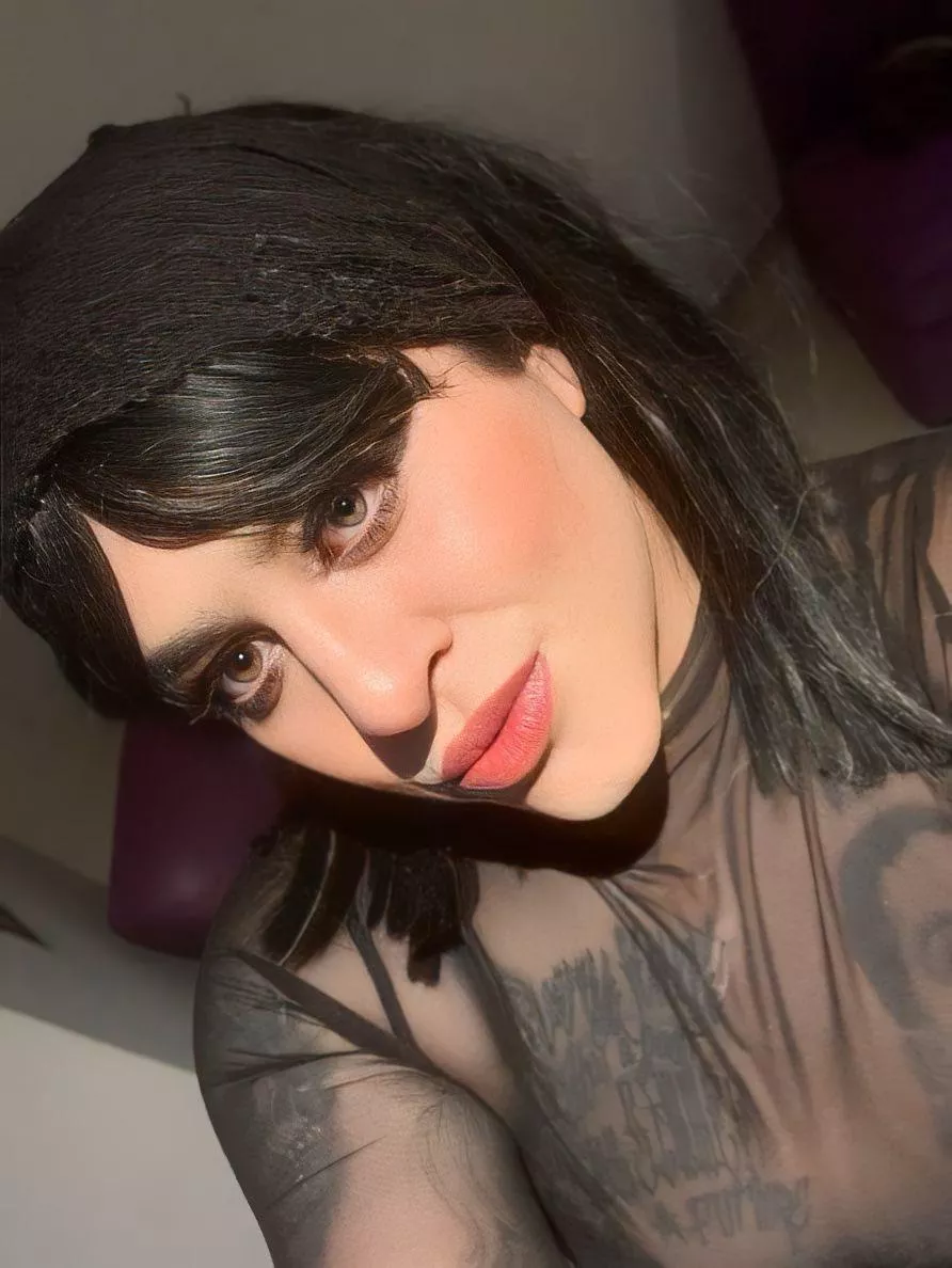 Hi cuties  posted by Adrikass