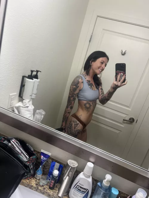 i feel shy but happy when i strip for you ;) by rockmenorah