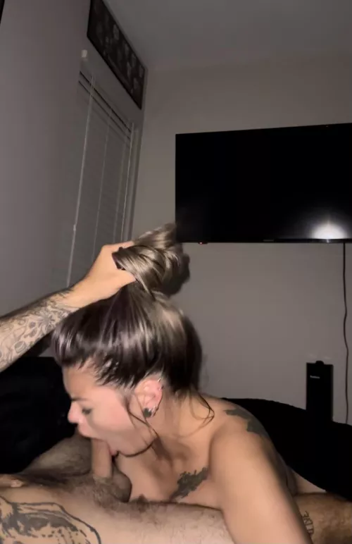 I give good head by SkyMoon6969