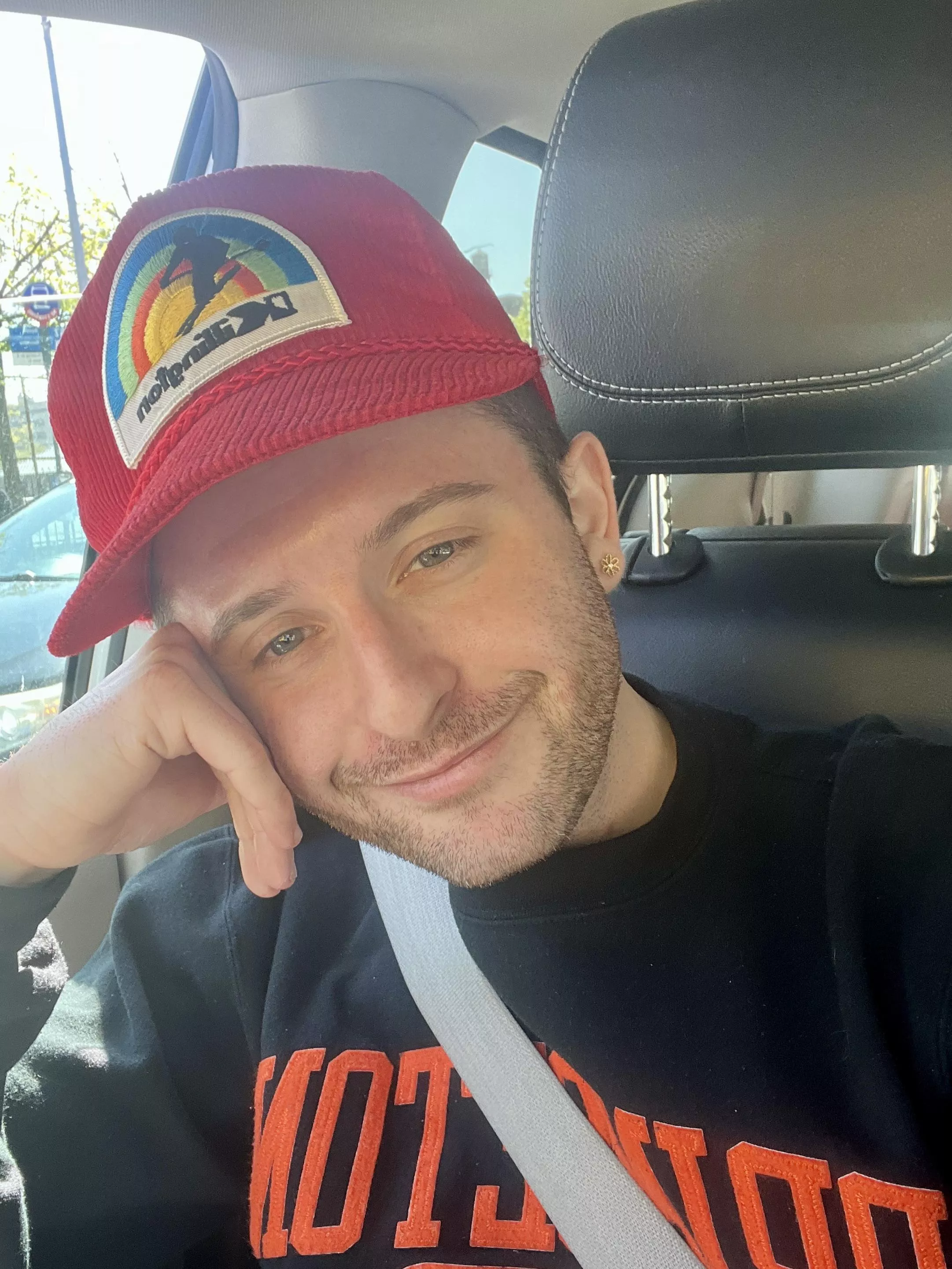 Kinda love this huge 80’s trucker hat posted by modusxoperandi