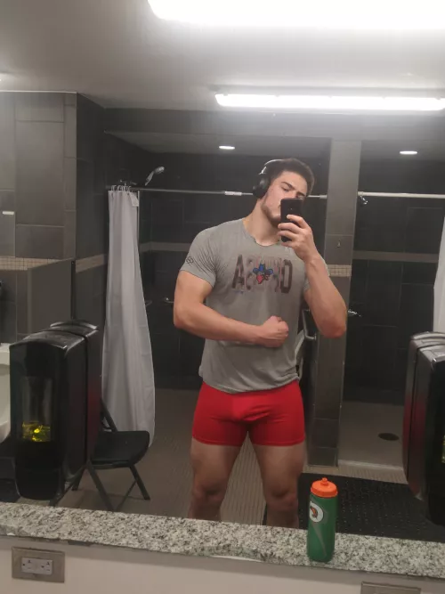 Ladies am I hot 🥵😩 by Fit_Explanation_1547