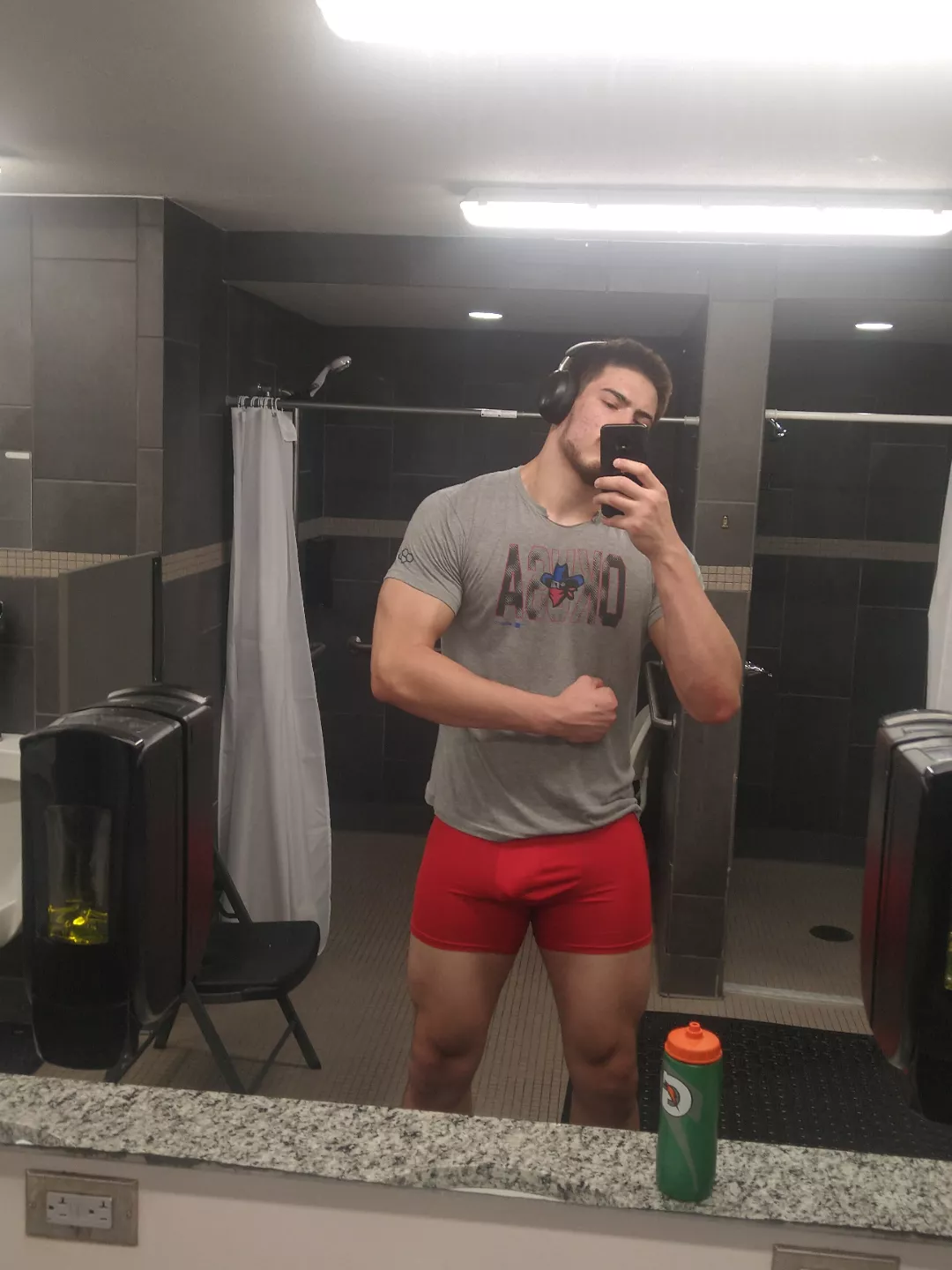 Ladies am I hot 🥵😩 posted by Fit_Explanation_1547