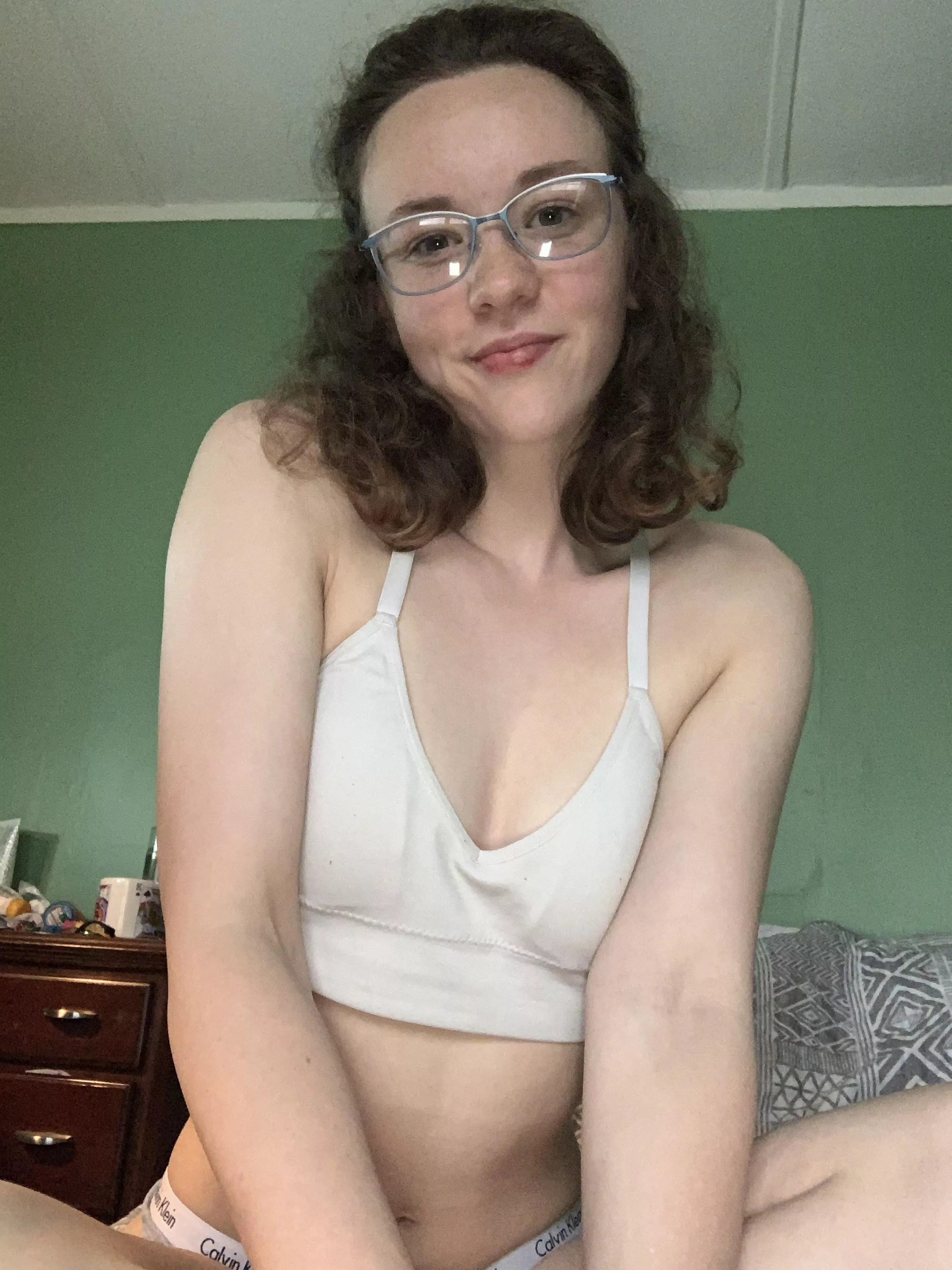 Nerdy girls are sexy☺️ posted by thebreefontaine