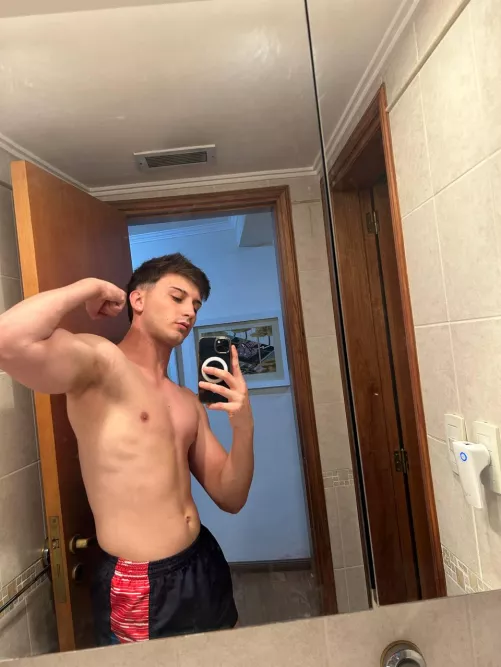 not so big enough by itscameron_