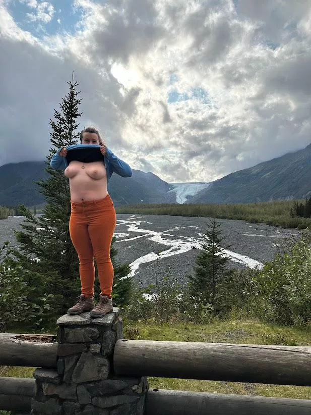 Stopped at a viewing point for a picture posted by TwoWheeledHobbit