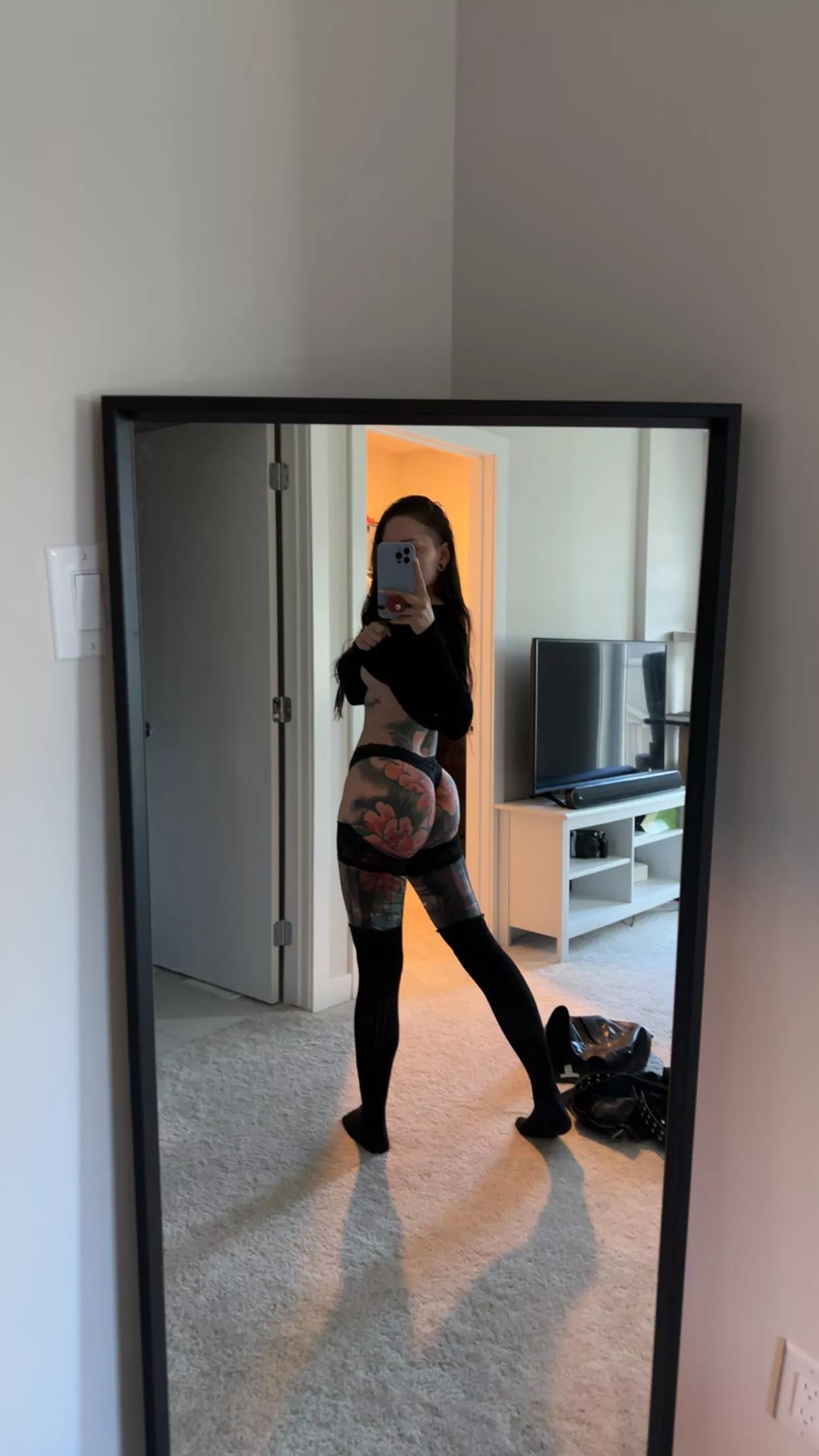 Taking nudes listening to “On The Verge - Thrown” 👀😈 posted by a4daddyissues