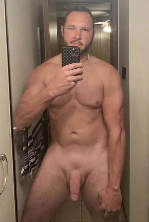 This mid 30s single dad bod needs some lovin’ by Ok-Handle-6103