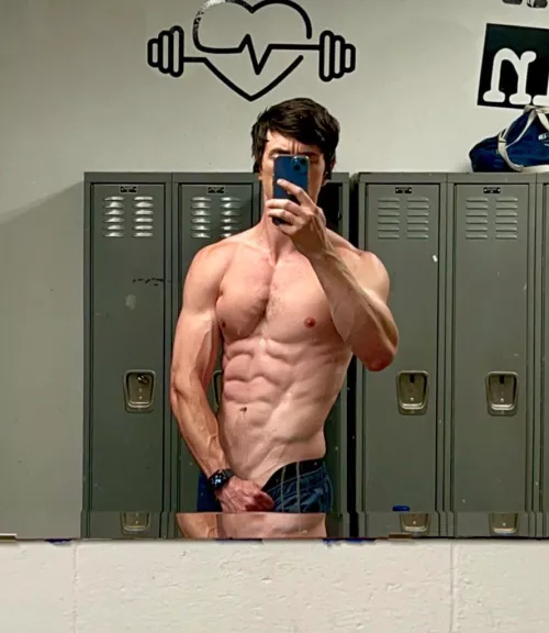 Veins in the obliques are popping.  by Shred_and_Bread