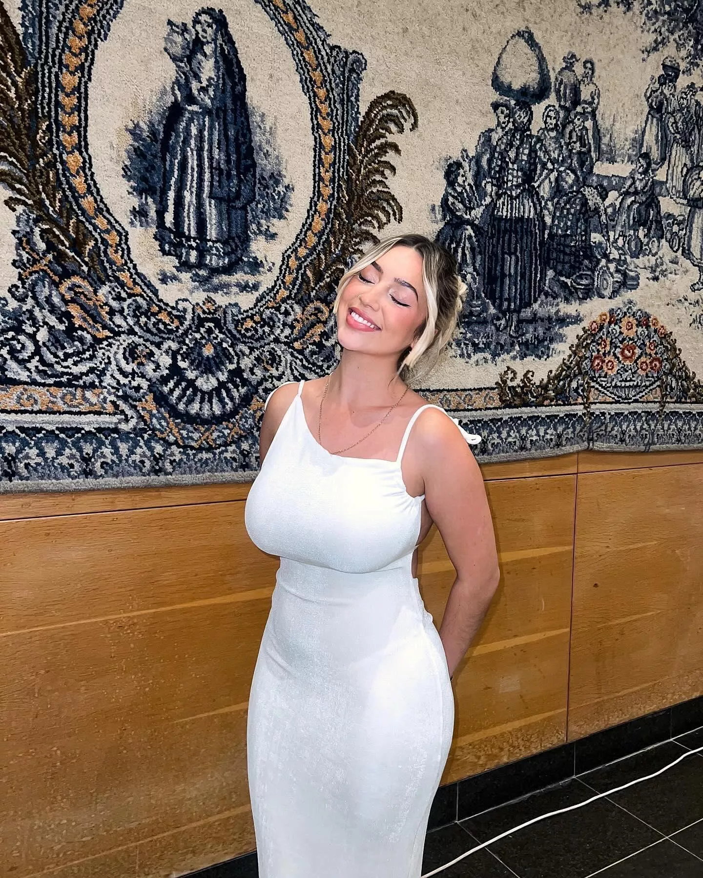 white dress posted by figurephilosopher