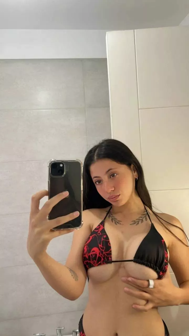 Would you taste every inch of my body? posted by Glitter2bunny