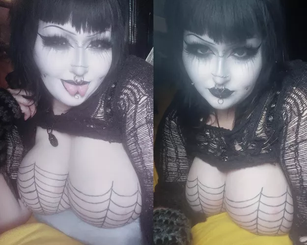 You ever kiss a girl with two tongues? 🖤 by Wicked_Webs