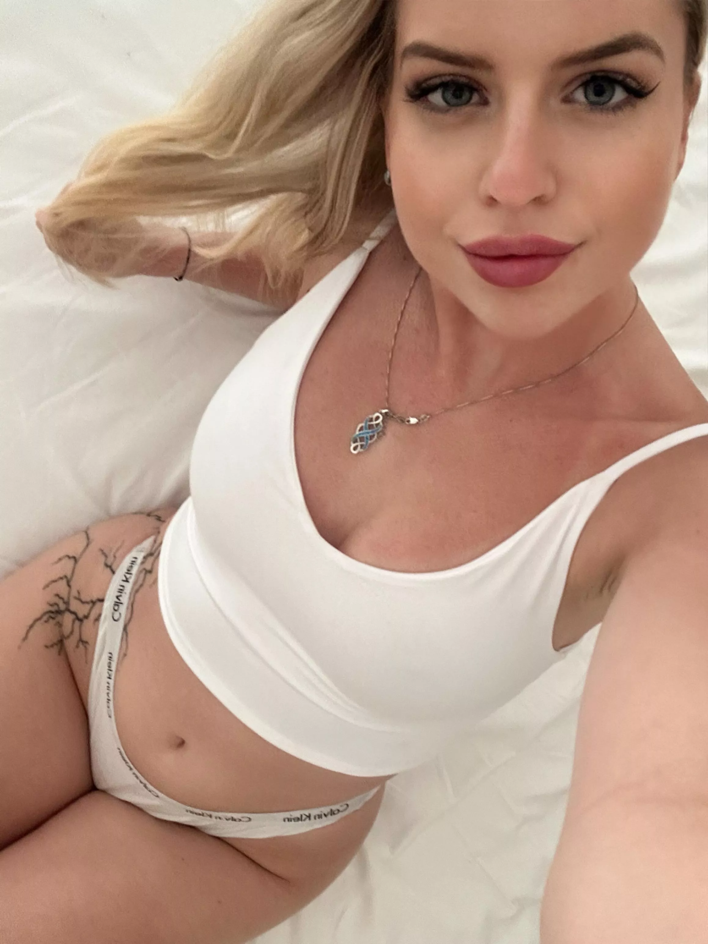 19 y/o and all natural can i be your fuckbuddy posted by amputeeee