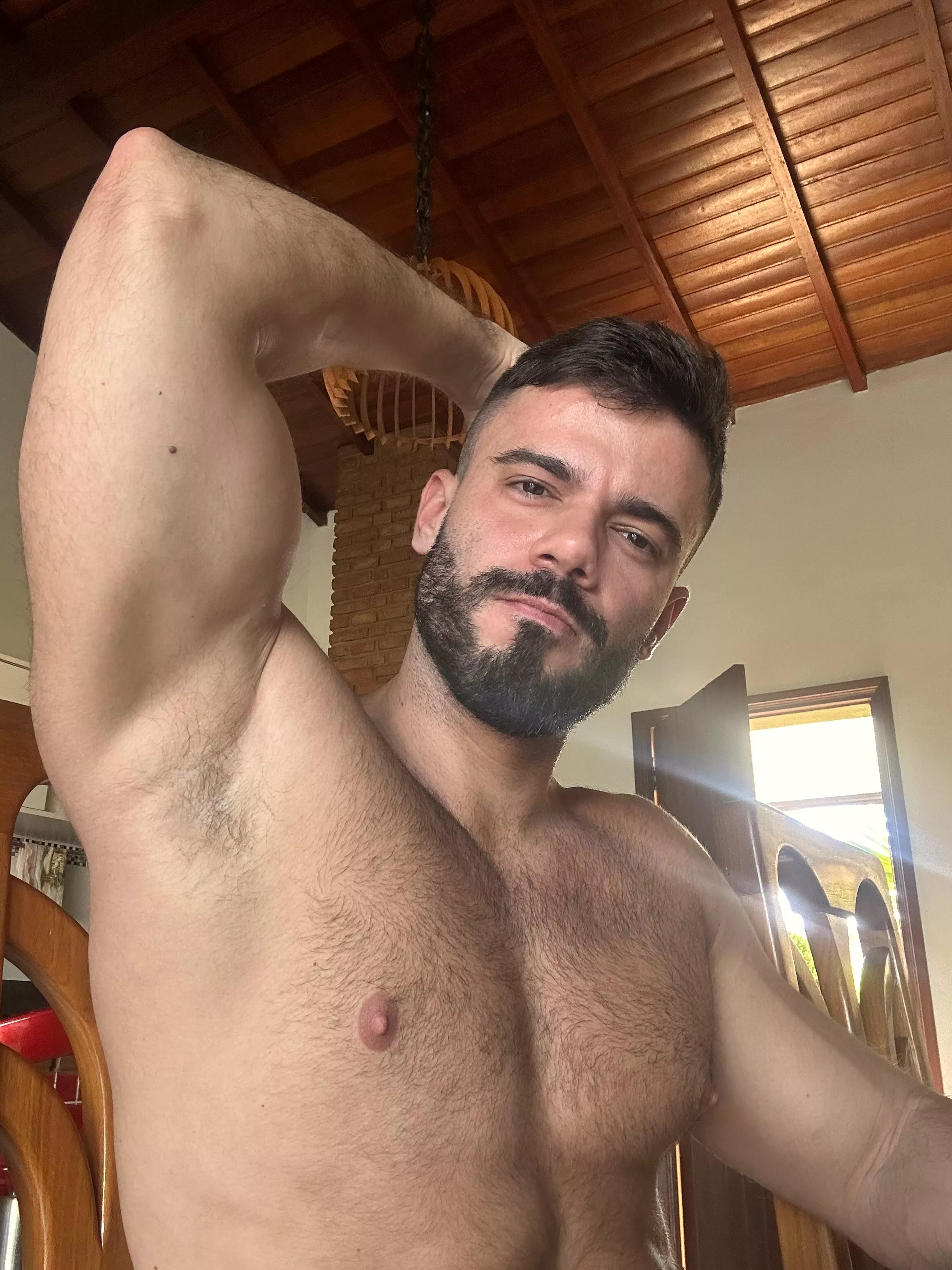 A face of someone who just woke up and need some tender posted by italofassin