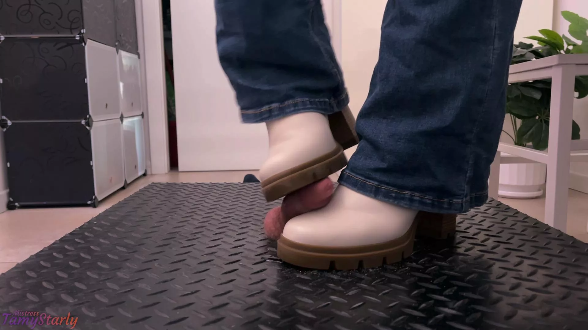 After party session 🎉  posted by TamyStarly