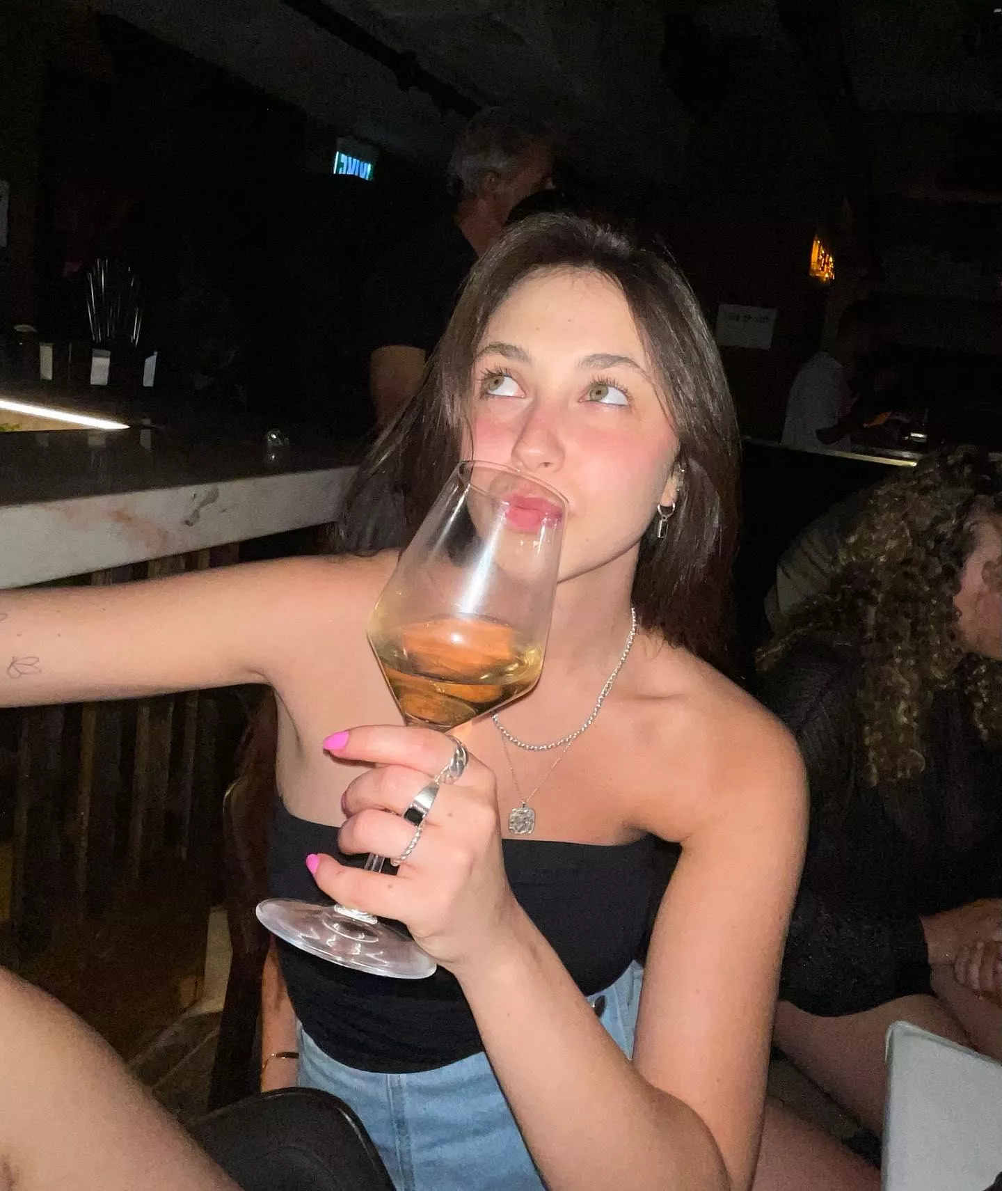 Bar Babe posted by 8thTraveler