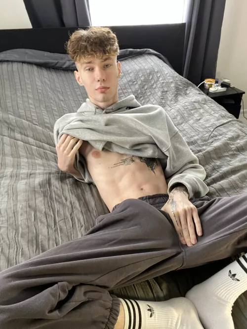 big enough to turn you on? by pepelnahoodie