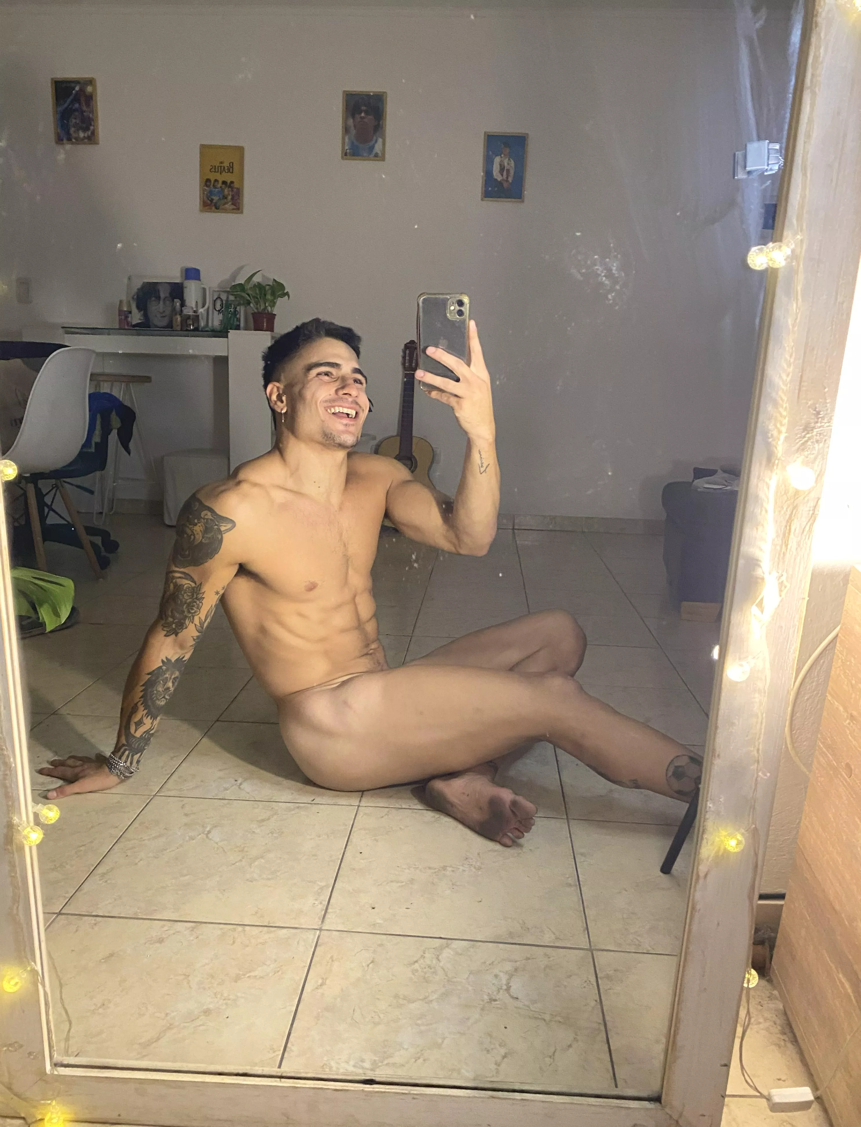 Bottom for me posted by OliverKinggxoxo