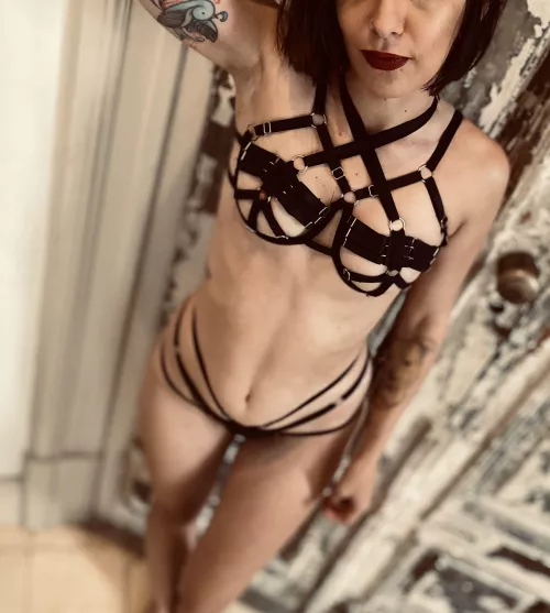 Dark and hot girl 🖤🔥 by evaanss_