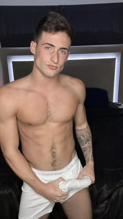 Do I turn you on?  by MaxPriceOF