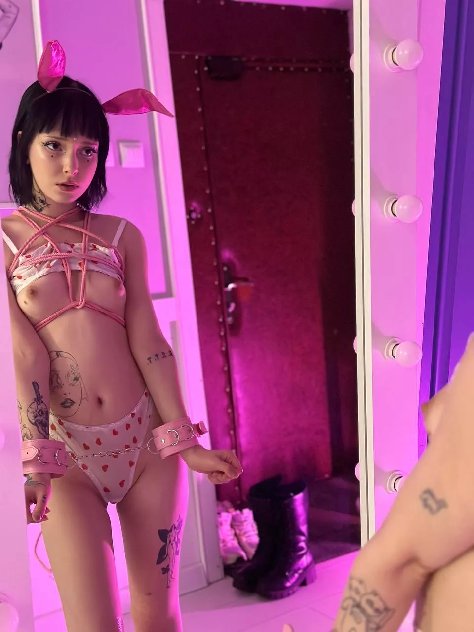 Do you like the way I look? posted by AdorableAuraGoddess