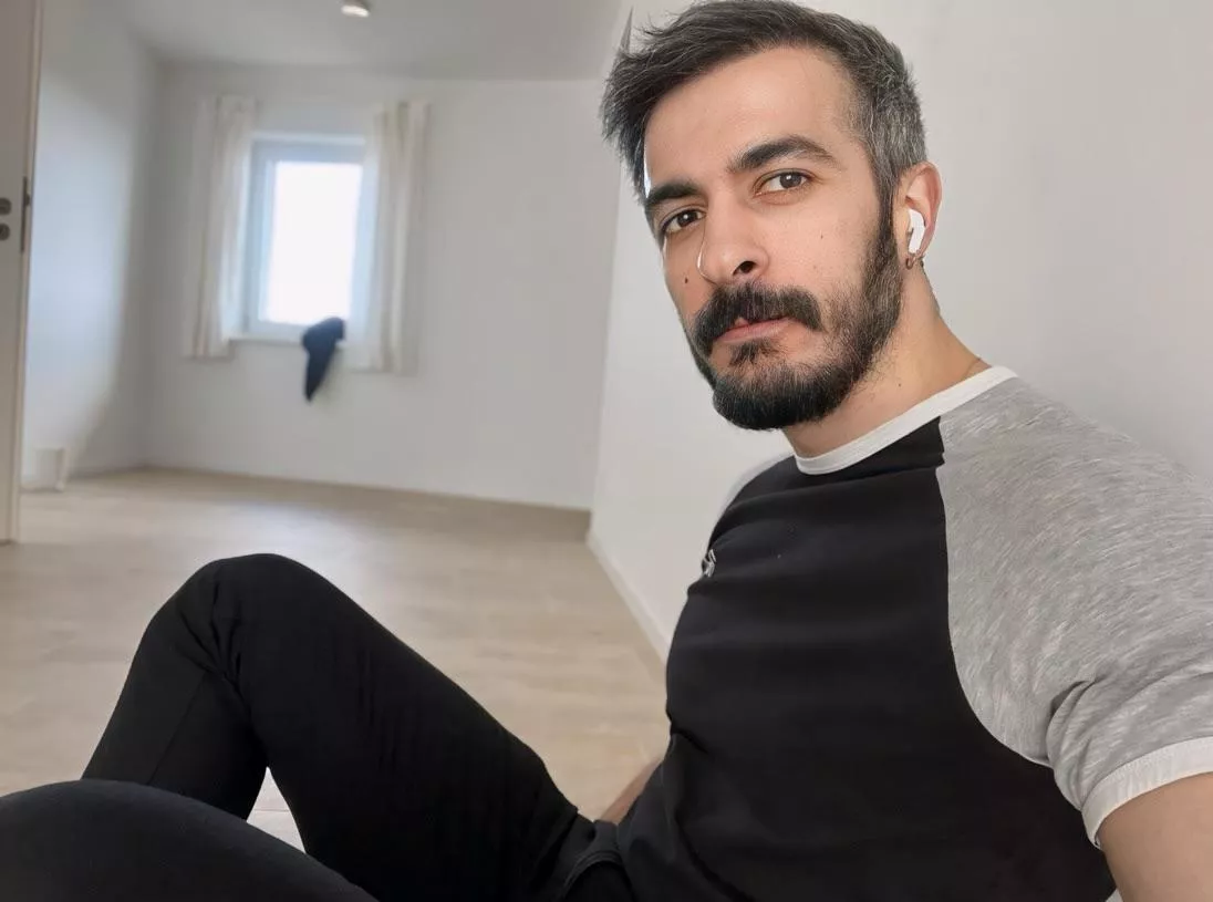 Emotional post. Despite everything that I’ve been through past couple of years, I finally got my own apartment. I’m so proud of myself! 🥹 posted by hakikigulyabani