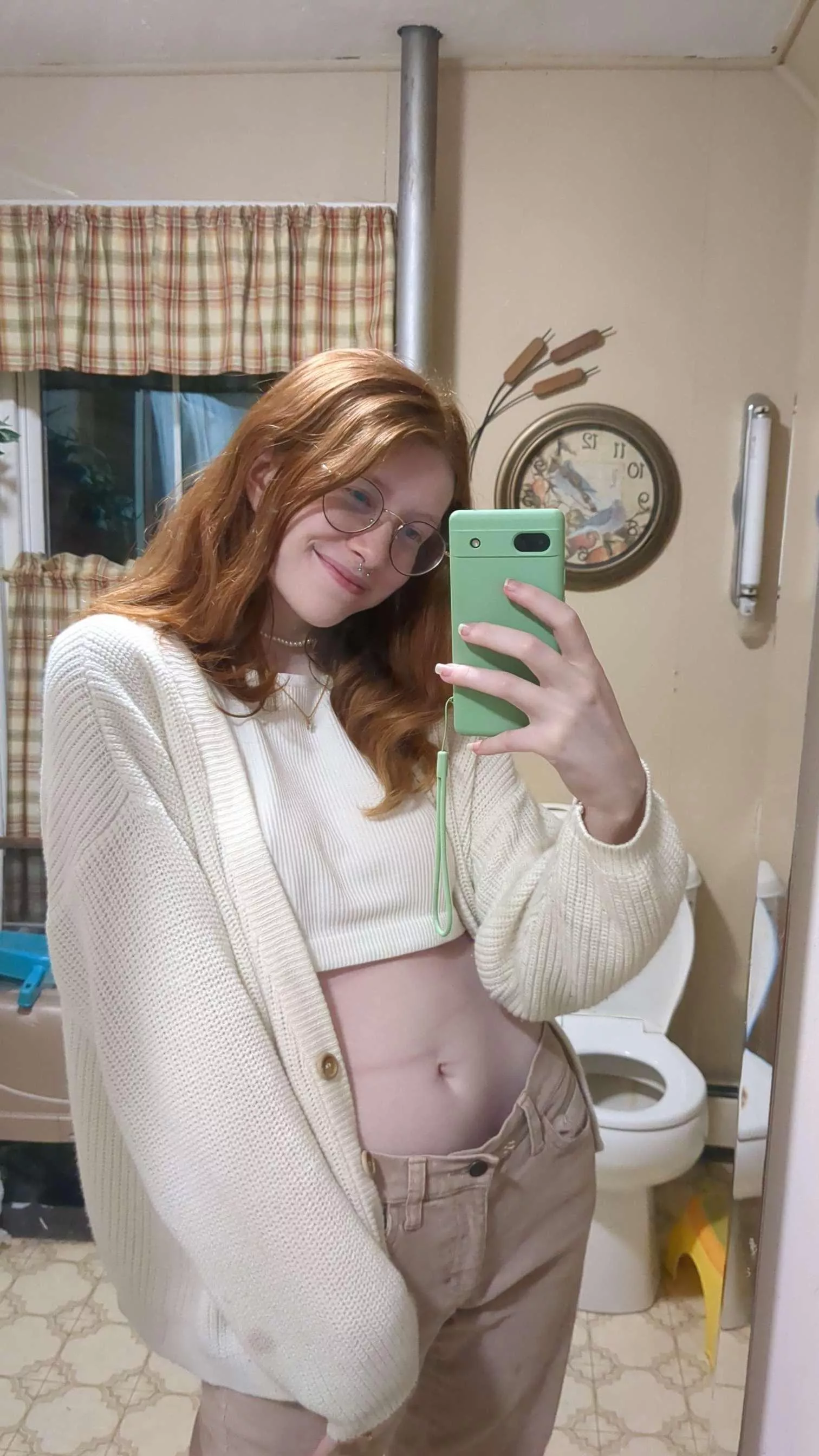 (F23) Would anyone be willing to turn me into human furniture? posted by Weird_roleplayer