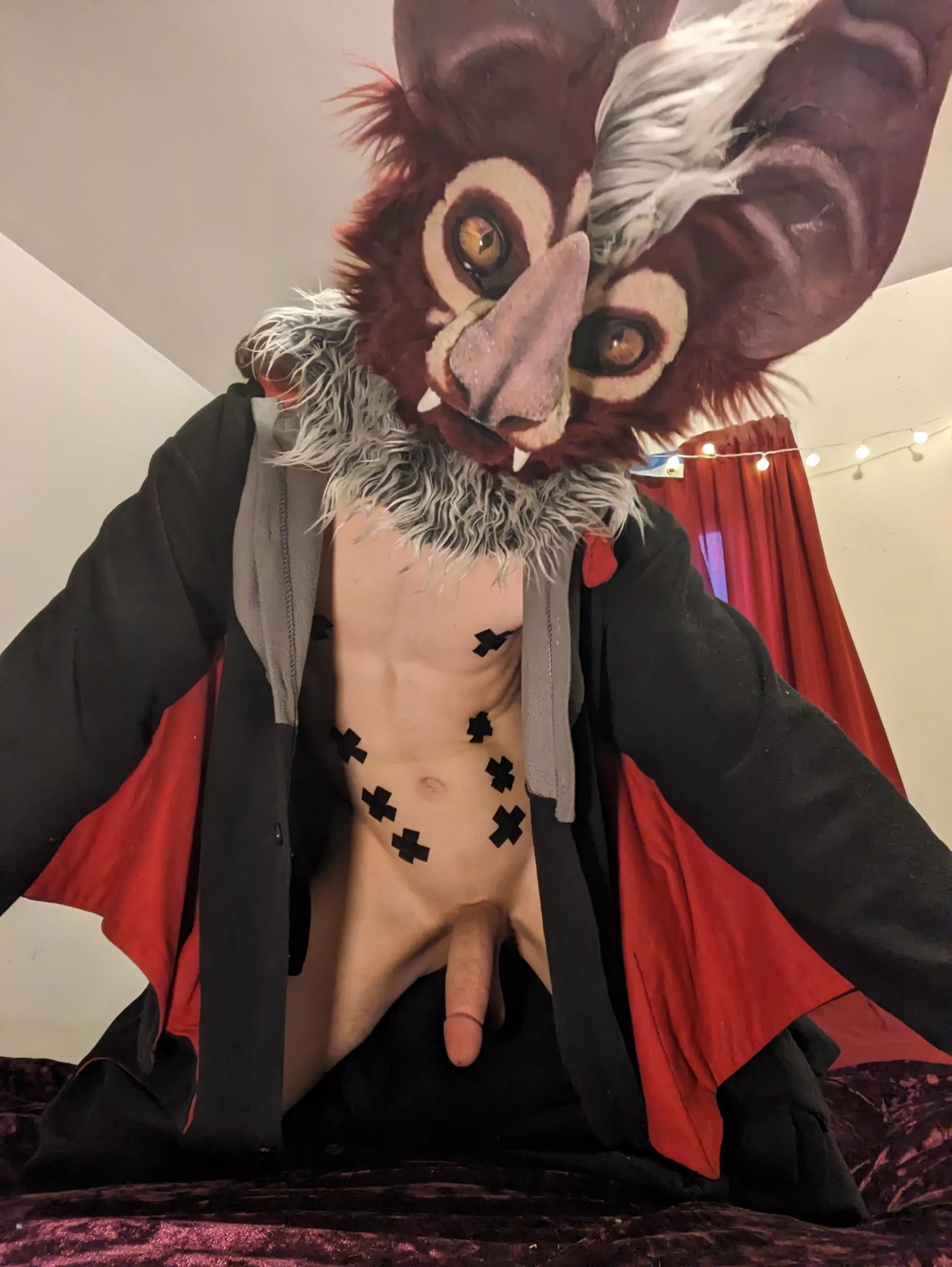 Fruit bat wants to show you what he can do with his banana >;3 posted by RezzyBat