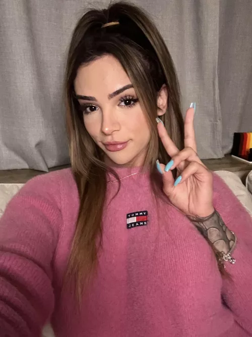 Hi guysss thought id share a cute selfie:) by raphadoll