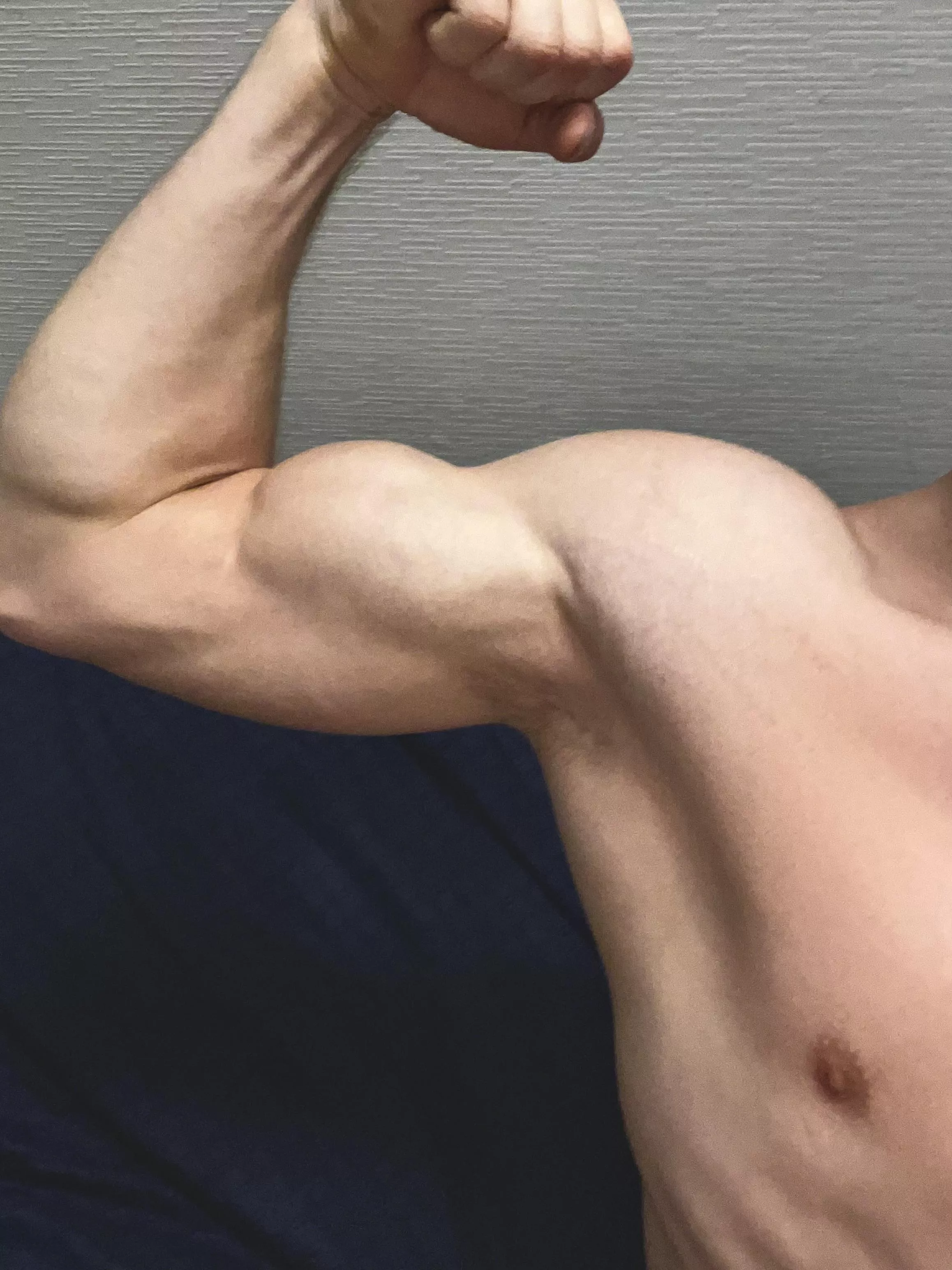 I bet you would love to sniff my pits, Don't you? ;) posted by AlphaDaddy_BCP