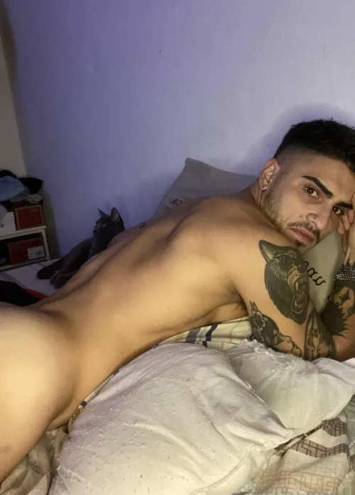 I squat by OliverKinggxoxo