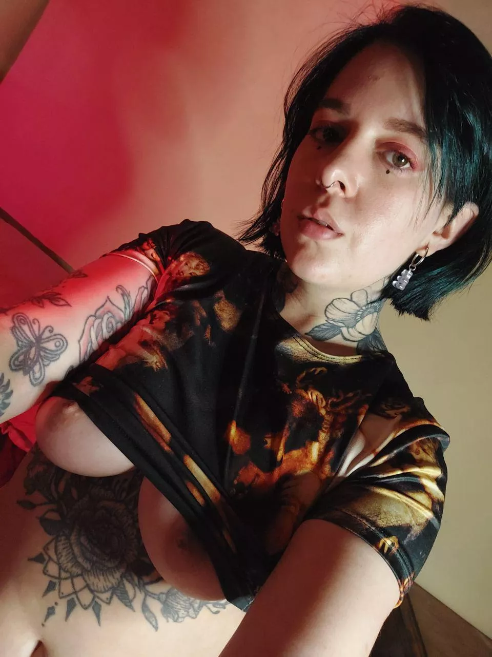 I think i would make a nice friend with benefits posted by lexxi_sky