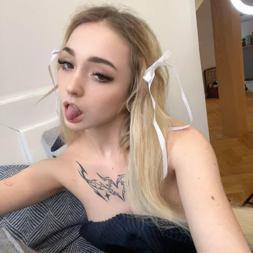 Leave a ❤️ and I may send you a nude ;) by Nixan_29